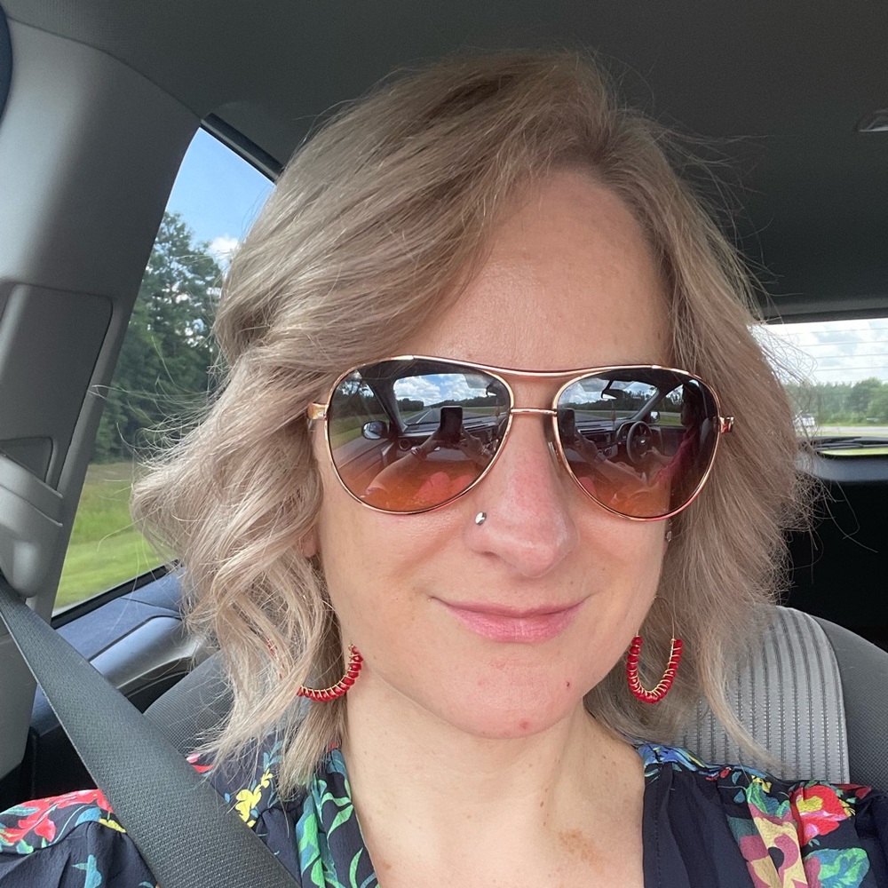 Meet your Posher, Stephanie